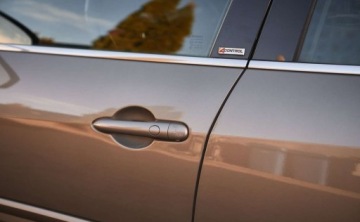 Renault Laguna III Hatchback 2.0T 16v 170KM 2011 Renault Laguna Renault Laguna 2.0 TCe 170 Initiale 2.0 Benzyna 170KM, zdjęcie 25