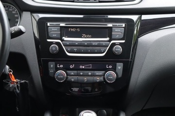 Nissan Qashqai II Crossover Facelifting 1.2 DiG-T 115KM 2018 Nissan Qashqai 1.2 DIG-T, Salon Polska, Klima, zdjęcie 11