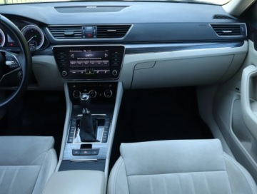 Skoda Superb III Liftback Facelifting 2.0 TDI SCR 200KM 2020 Skoda Superb 2.0 TDI, Salon Polska, Serwis ASO, zdjęcie 7