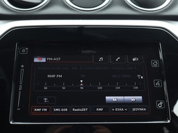 Suzuki Vitara III SUV Facelifting 1.0 BoosterJet 111KM 2018 Suzuki Vitara 1.0 BoosterJet, Salon Polska, zdjęcie 11