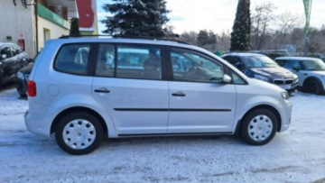 Volkswagen Touran II 1.6 TDI 105KM 2010 Volkswagen Touran 7 Miejsc, zdjęcie 6