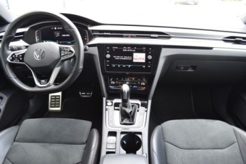 Volkswagen Arteon Fastback Facelifting 2.0 TSI 190KM 2022 Volkswagen Arteon R-Line 190 KM TSI DSGDCCLEDAmbientePakietZimowy VAT 23, zdjęcie 9