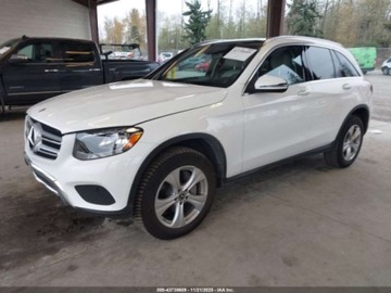 Mercedes GLC C253 2018 Mercedes-Benz GLC 300 4Matic 2018 2.0L 2.0 Benzyna 241KM, zdjęcie 1