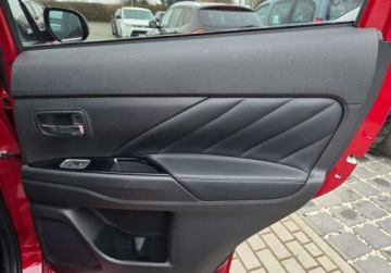 Mitsubishi Outlander III 2021 Mitsubishi Outlander 2.4plug-in hybrid 4wd FULL LED 2xPDC Kamera Grz.Fotel, zdjęcie 15