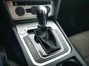 Volkswagen Passat B8 Limousine 1.6 TDI BlueMotion Technology 120KM 2017 VW PASSAT 1.6 TDI Comfortline , Pakiet R-line, Automat, 2x Klucz, Nawigacja, zdjęcie 23