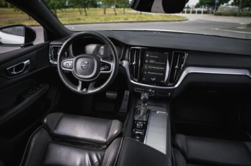 Volvo V60 II  Kombi 2.0 T4 190KM 2020 Volvo V60 T4 2.0, Salon Polska, Serwis ASO, zdjęcie 2