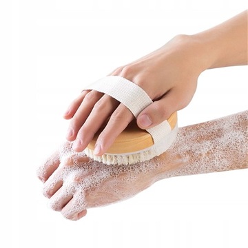 Деревянная ванна для влажного и сухого массажа тела.