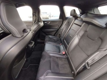 Volvo XC60 II Crossover D4 190KM 2019 Volvo XC 60 Volvo XC60 2.0 Diesel 190KM R-Design Automat FV23 2.0 Diesel, zdjęcie 15