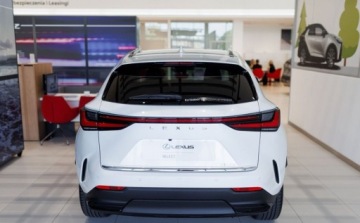 Lexus NX II SUV Facelifting 2.5 450h+ 309KM 2024 Lexus NX 450h Omotenashi AWD 2.5 Hybryda Plug-in 309KM, zdjęcie 4