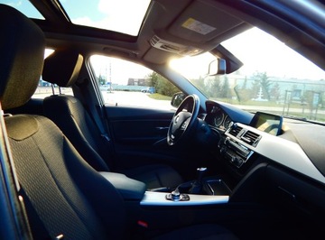 BMW Seria 3 F30-F31-F34 Touring Facelifting 2.0 320d 190KM 2017 BMW 3 Touring (F31) 320 d 190 KM 2017 bezwypadkowy panorama harman/kardon, zdjęcie 7