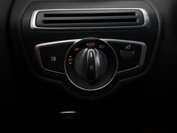 Mercedes Klasa C W205 Kombi Facelifting 1.6 180 156KM 2018 Mercedes C 180 FV23% automat full LED półskóra, zdjęcie 33