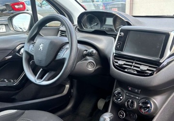 Peugeot 208 I Hatchback 5d Facelifting 1.2 PureTech 82KM 2016 Peugeot 208 2016r 1.2 Benzyna 82KM, zdjęcie 9