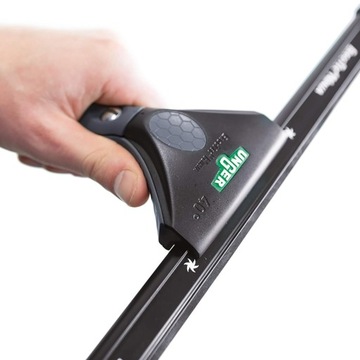 ŚCIĄGACZKA NINJA UNGER 30 cm DO SZYB Z RUCHOMĄ KOŃCÓWKĄ MYJKA ERGONOMICZNA