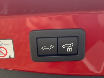 Toyota C-HR II SUV Plug-In 2.0  223KM 2025 Od ręki - Executive 2.0 Plug-in Hybrid Dynamic Force 223KM | Kamera 360!, zdjęcie 13