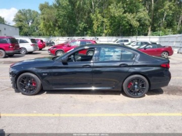 BMW Seria 5 G90-91 2023 BMW Seria 5 550e xDrive 2023 2.0l 2.0 Hybryda 181KM, zdjęcie 2