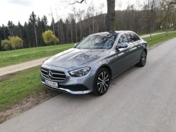 Mercedes Klasa E W214 Sedan Plug-In 2.0 300de 313KM 2023 Mercedes-Benz E 300e 4 Matic Hybryda Plug-in, zdjęcie 2
