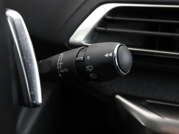 Peugeot 3008 II Crossover 1.2 PureTech 130KM 2019 Peugeot 3008 Automat Virtual Navi Kamera cofania, zdjęcie 33