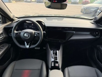 Alfa Romeo Junior SUV 1.2 Hybrid 145KM 2026 ALFA ROMEO Junior Ibrida Suv 1.2 (145KM) 2026, zdjęcie 16