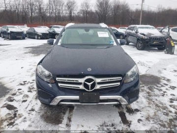 Mercedes GLC C253 2018 Mercedes-Benz GLC 2018 MERCEDES-BENZ GLC 300 4MATIC 2.0 Benzyna 241KM, zdjęcie 9