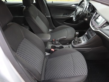 Opel Astra J GTC 1.6 CDTI Ecotec 110KM 2018 Opel Astra 1.6 CDTI, Salon Polska, Serwis ASO, zdjęcie 8