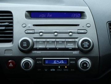 Honda Civic VIII Sedan 1.8 i-VTEC 140KM 2010 Honda Civic 1.8 i, Salon Polska, Klima, zdjęcie 12