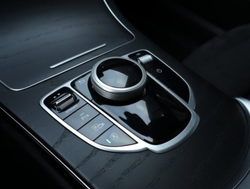 Mercedes Klasa C W205 Kombi Facelifting 2.0 220d 194KM 2021 Mercedes C C 220 d, 191 KM, Automat, Skóra, Navi, zdjęcie 16