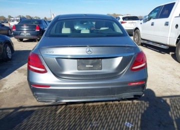 Mercedes Klasa E W213 2018 Mercedes-Benz Klasa E 2018, 2.0L, od ubezpieczalni 2.0 Benzyna 241KM, zdjęcie 4