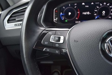 Volkswagen Tiguan II SUV 2.0 TDI 190KM 2019 Volkswagen Tiguan SalonPL 2.0 TDI 190KM DSG 4x4 R-Line DCC Pakiety LED TOP, zdjęcie 12