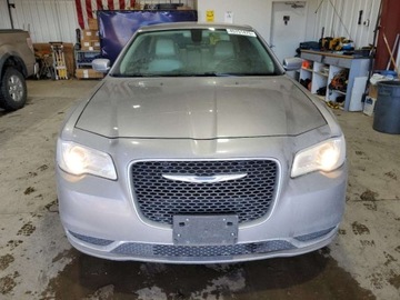 Chrysler 300C II 2017 Chrysler 300 Limited 2017 3.6l 3.6 Benzyna 292KM, zdjęcie 5