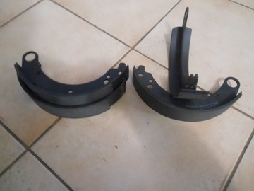 SZCZĘKI HAMULCOWE WOLGA GAZ 21 24 2410 KPL