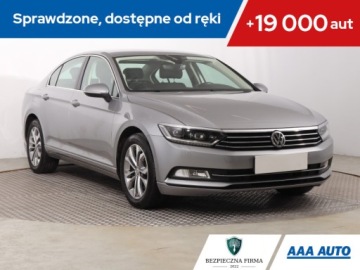 Volkswagen Passat B8 Limousine 1.4 TSI BlueMotion Technology ACT 150KM 2018 VW Passat 1.4 TSI, Salon Polska, Navi, Klima