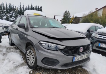 Fiat Tipo II Sedan 1.4 95KM 2020 Fiat Tipo 2020r, Salon Polska. 1.4 LPG. Uszkodzony lewy przod i tyl. 1.4