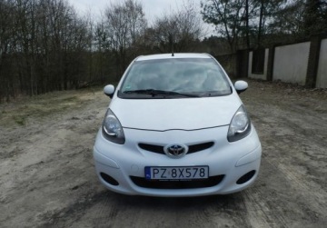Toyota Aygo I Hatchback 3d 1.0 VVT-i 68KM 2010 Toyota Aygo sliczna mala tania niezawodna BEZ RDZY klima Benzyna 68KM, zdjęcie 15