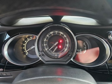 DS 3 Hatchback (Citroen) 1.2 VTi 82KM 2014 Citroen DS3 Pure Tech VTi 82 SoChic 1.2 Benzyna 82KM, zdjęcie 4