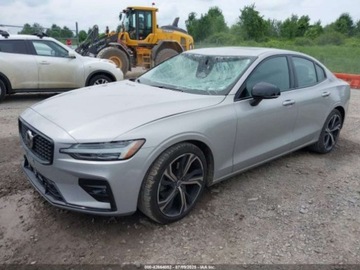 Volvo S60 III 2024 Volvo S60 B5 Core Dark Theme 2024 2.0l 2.0 Benzyna 247KM, zdjęcie 1