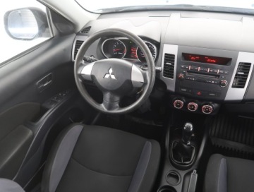 Mitsubishi Outlander II 2.0 MIVEC 147KM 2010 Mitsubishi Outlander 2.0, Salon Polska, zdjęcie 6