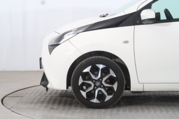 Toyota Aygo II Hatchback 3d Facelifting 1.0 VVT-i 72KM 2019 Toyota Aygo 1.0 VVT-i, Klima, Tempomat, Parktronic, zdjęcie 14