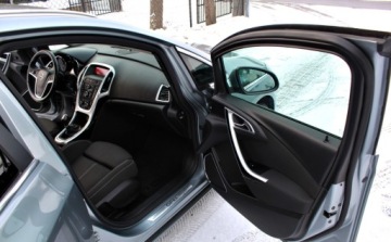 Opel Astra J Sports Tourer 2.0 CDTI ECOTEC 160KM 2011 Opel Astra 2.0 d Bi-xenony Led 1 rok gwarancji w cenie 2.0 Diesel, zdjęcie 16