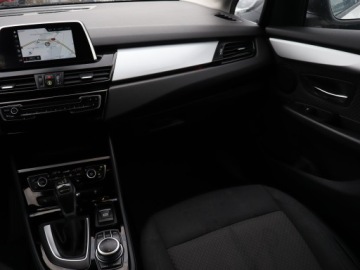 BMW Seria 2 F22-F23-F45-F46 Active Tourer Facelifting 225xe 224KM 2019 BMW 2 Active Tourer 225xe Active Tourer, 4X4, zdjęcie 7