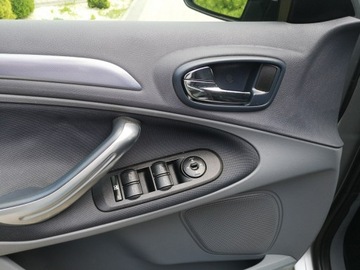 Ford S-Max I Van 2.0 i 16V 145KM 2006 Ford S-Max 2.0 16V 145KM # Klima # Parktronic #, zdjęcie 8