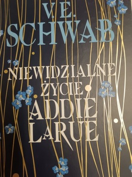 NIEWIDZIALNE ŻYCIE ADDIE LARUE