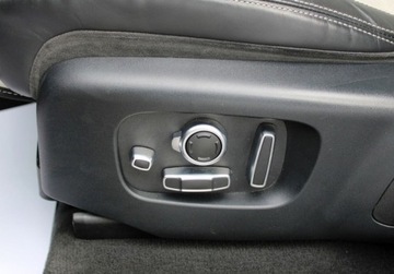 Land Rover Range Rover Velar SUV 2.0 SD4 240KM 2018 Land Rover Range Rover Velar 2.0 SD4 240 KM R-Dynamic GWARANCJA Serwis ASO, zdjęcie 36