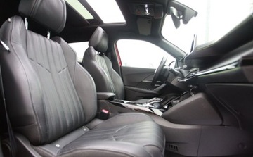 Peugeot 2008 II e-SUV Elektryczny 50kWh 136KM 2021 Peugeot 2008 GT Pack Full Jak Nowy Od RiA Elektryczny 136KM, zdjęcie 21