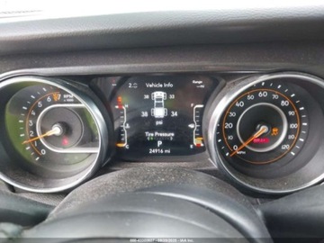 Jeep Gladiator 2022 Jeep Gladiator Altitude 2022 3.6l 3.6 Benzyna 285KM, zdjęcie 10