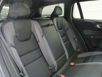 Volvo V60 II  2025 VOLVO V60 T6 AWD Plug-In Hybrid Plus Dark Combi (398 KM) 2025, zdjęcie 13