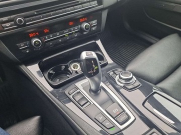 BMW Seria 5 F10-F11 Limuzyna Facelifting 530d 258KM 2013 BMW Seria 5 BMW seria 5, 530d X-drive 258KM automat 3.0 Diesel 258KM, zdjęcie 24