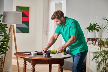 АККУМУЛЯТОРНАЯ ПОЛИРОВАЛЬНАЯ МАШИНА RYOBI 18В РЕГУЛИРОВКА R18P-0 125MM КОЛЕБАНИЯ + 3 ПАДА