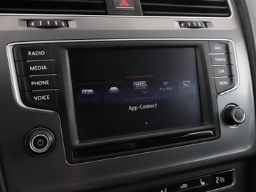 Volkswagen Golf VII Variant 1.2 TSI BlueMotion Technology 110KM 2015 Volkswagen Golf DSG klima auto navi czujniki, zdjęcie 22
