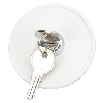 Самотечный вход для пресной воды с 2 ключами. Запираемый входной фильтр с люком.