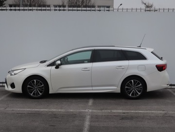 Toyota Avensis III Wagon Facelifting 2015 2.0 D-4D 143KM 2015 Toyota Avensis 2.0 D-4D, Salon Polska, Serwis ASO, zdjęcie 2